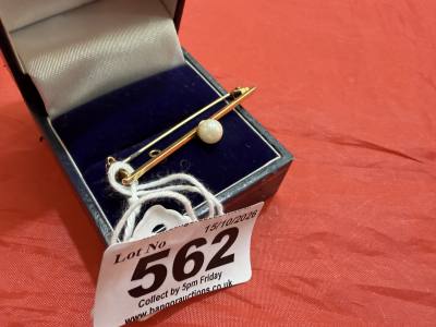 9CT GOLD BROOCH