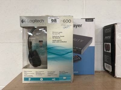 DVD PLAYER + EARPHONES (NEW)