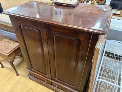 ENTERTAINMENTCABINET