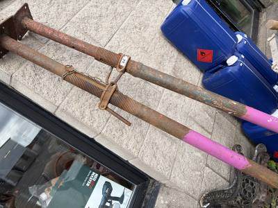 2 X ACRO PROPS