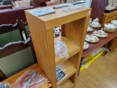 OAK SHELF UNIT