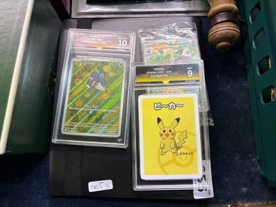 LOT OF POKEMON CARDS