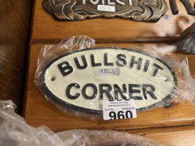 SLOGAN CORNER SIGN