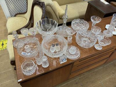 TABLE LOT OF CRYSTAL