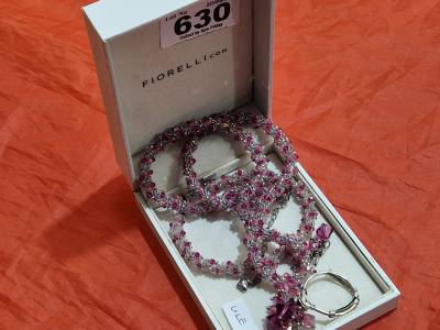 SILVER CLASP JEWELLERY SUITE
