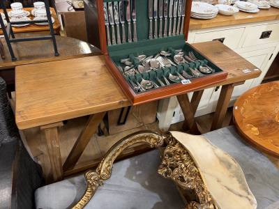 MODERN HALL TABLE