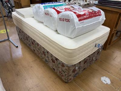 SINGLE BED + MATTRESS