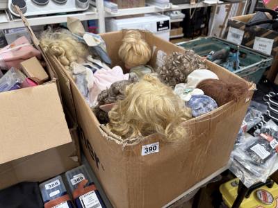 BOX OF COLLECTORS DOLLS