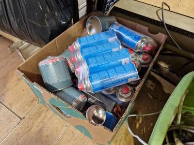 BOX CAMPING GAS BOTTLES 