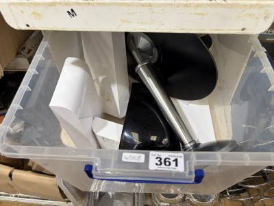 BOX OF JEWELLERY CASES