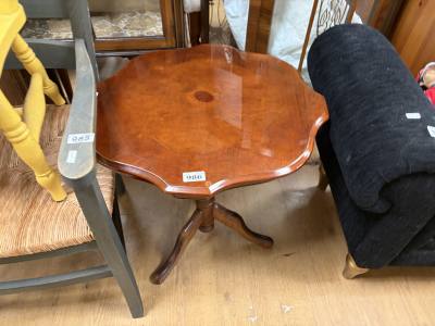 PEDESTAL WINE TABLE