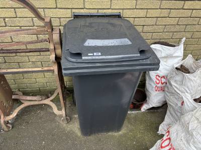 BLACK WHEELIE BIN