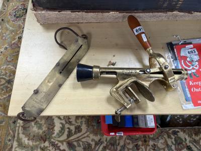 BRASS CORKSCREW OPENER + SCALE