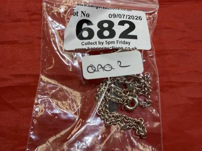 SILVER CHAIN + JET PENDENT