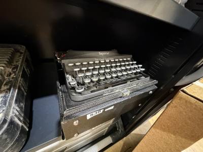 IMPERIAL TYPEWRITER