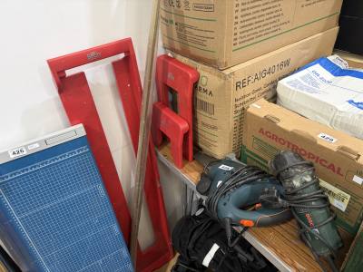 2 X POWER TOOLS + LEVEL