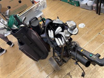 2 X GOLF BAGS + TROLLEY