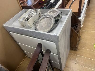 BABY CHANGING UNIT