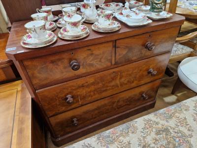 VICTORIAN MAHOGANY DRAWER CHEST