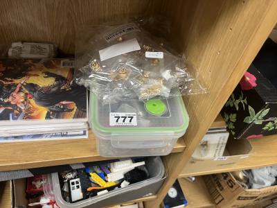 LOT OF CURIOS