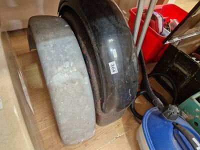 LOT OF WHEEL ARCHES