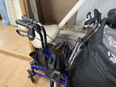 2 X WALKING AIDS + SWIVEL STOOL