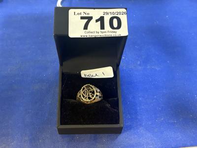 9CT GOLD RANGERS RING (SIZE Q) (2.7 GRAMS)