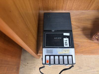 CASSETTE PLAYER
