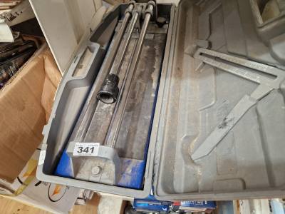 CASED TILE CUTTER