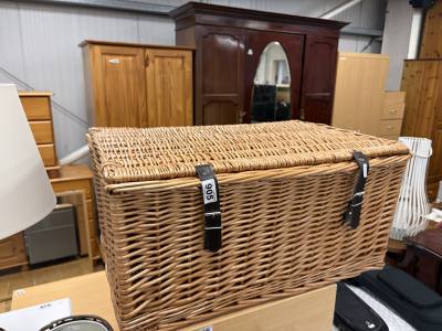 PICNIC BASKET