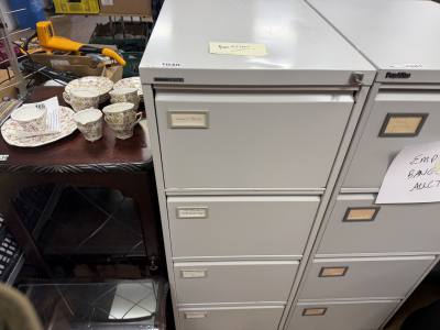 4 DRAWER FILE CABINET + KEY