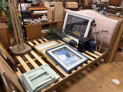 KINGSIZE WOODEN BED FRAME