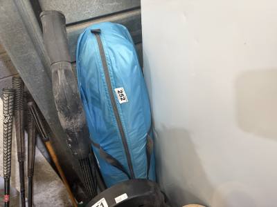 WINDBREAKER/TENT