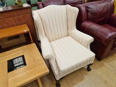 FABRIC WINGBACK CHAIR