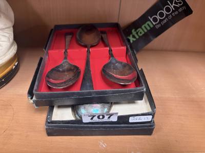 LOT OF SILVER PLATED SPOONS