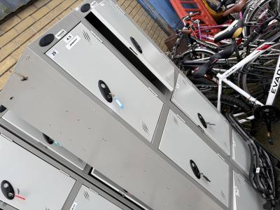 2 X LOCKERS