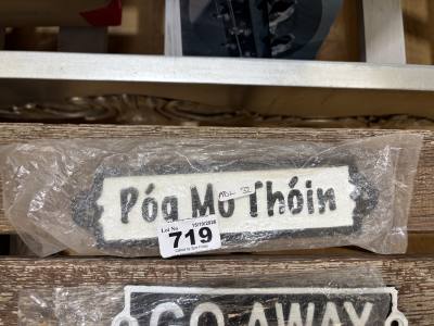 SLOGAN SIGN