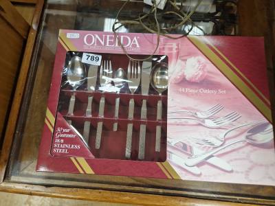NEW CUTLERY SET