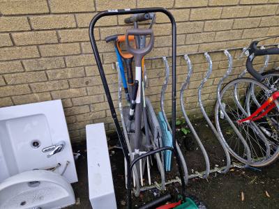LOT OF GARDEN TOOLS + PUSH MOWER