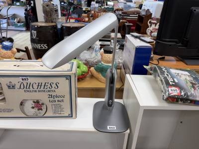 ANGLE LAMP