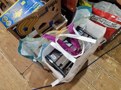 LOT OF WWE WRESTLING FIGURES + ACCESSORIES
