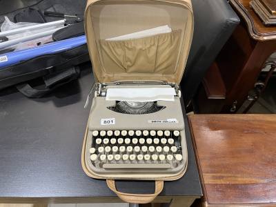 SMITH-CORONA VINTAGE TYPEWRITER