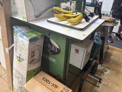 INVERTED ROUTER MACHINE