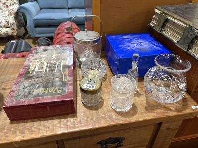 LOT OF CRYSTAL