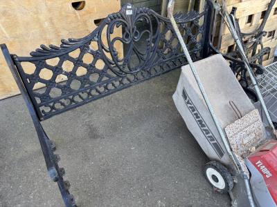 GARDEN BENCH (FOR RESTORATION)