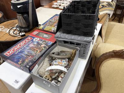 BOX OF ORNAMENTS + 2 X BASKETS