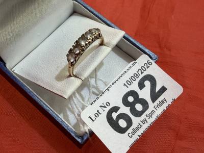 5 STONE 9 CT RING (2.2 GRAMS) (SIZE L)