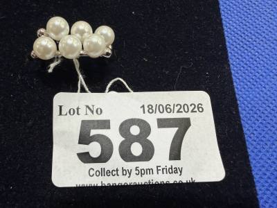 2 X NEW SILVER PEARL RINGS