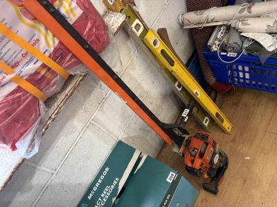 STIHL PETROL HEDGE CUTTER