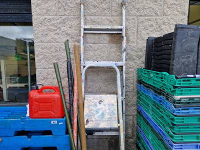STEP LADDER + LADDER +TOOLS